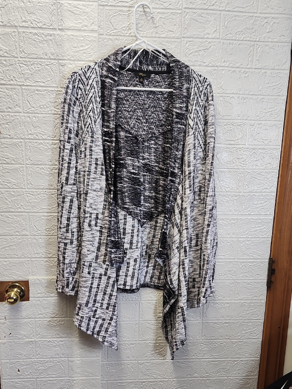 Cupio Black & White Open-Front Draped Cardigan